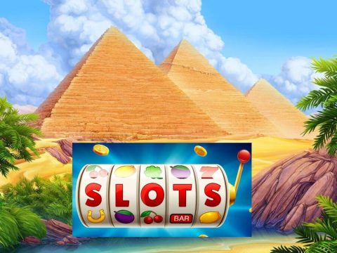 Casino slot machines with pyramids
